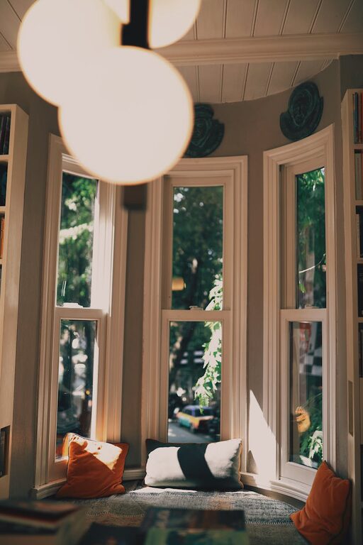 Tips for Creating a Cozy and Inviting Reading Nook at Home
